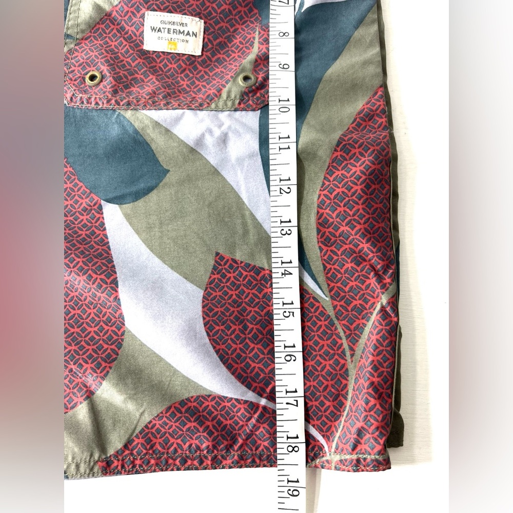 QUIKSILVER Waterman Board Shorts Unlined Swimming Trunk Men's Size 32 Tropical - Picture 10 of 11